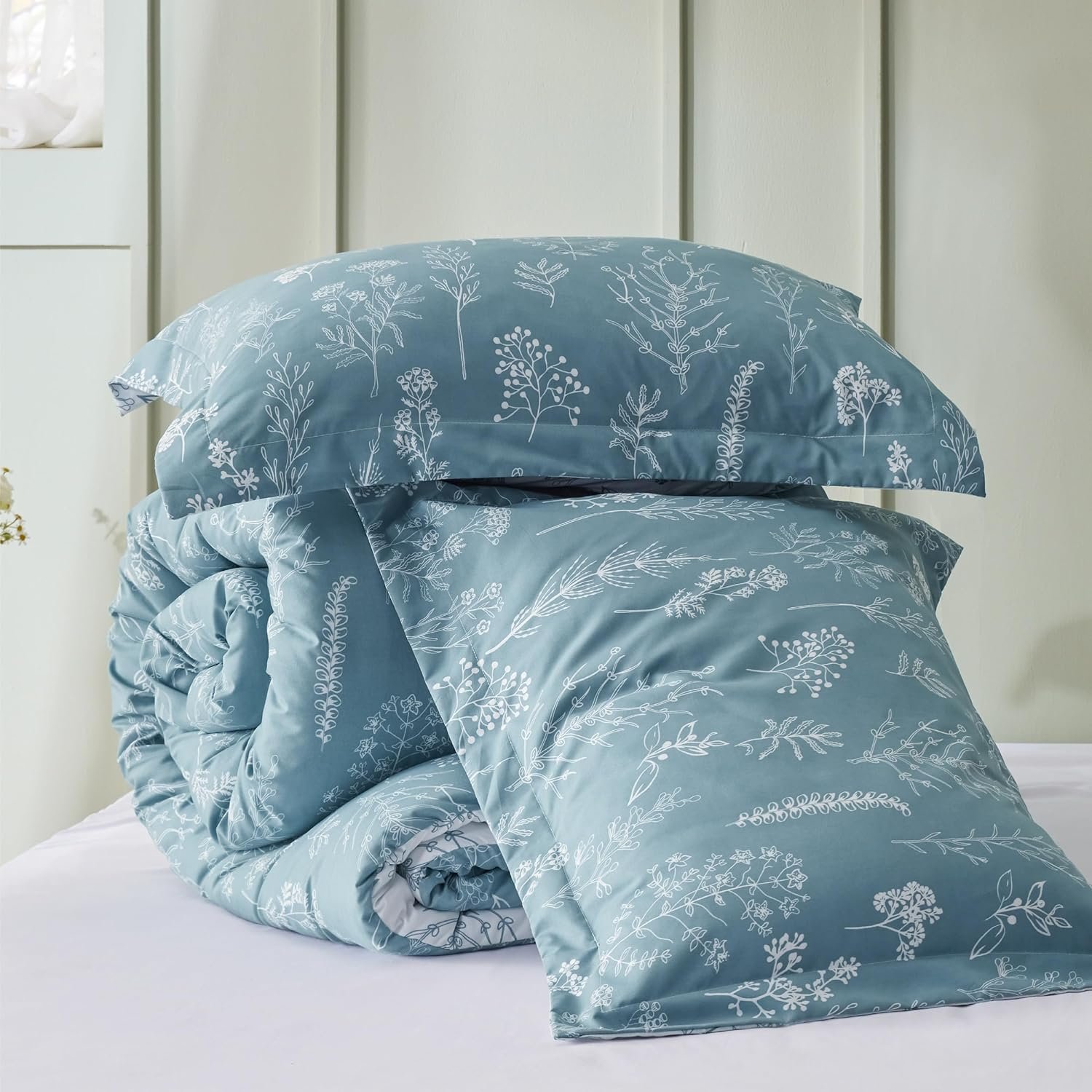 Queen Comforter Set - Mineral Blue Bed Set, 3 Pieces Cute Floral Bedding, 1 Soft Reversible Botanical Flowers Comforter and 2 Pillow Shams - Image 6